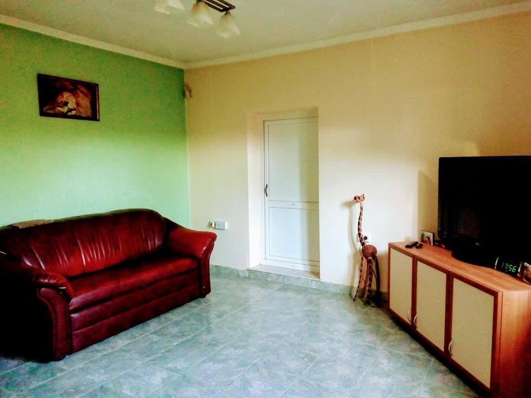 Гостевой Дом У Снежаны Provadiya Exterior foto